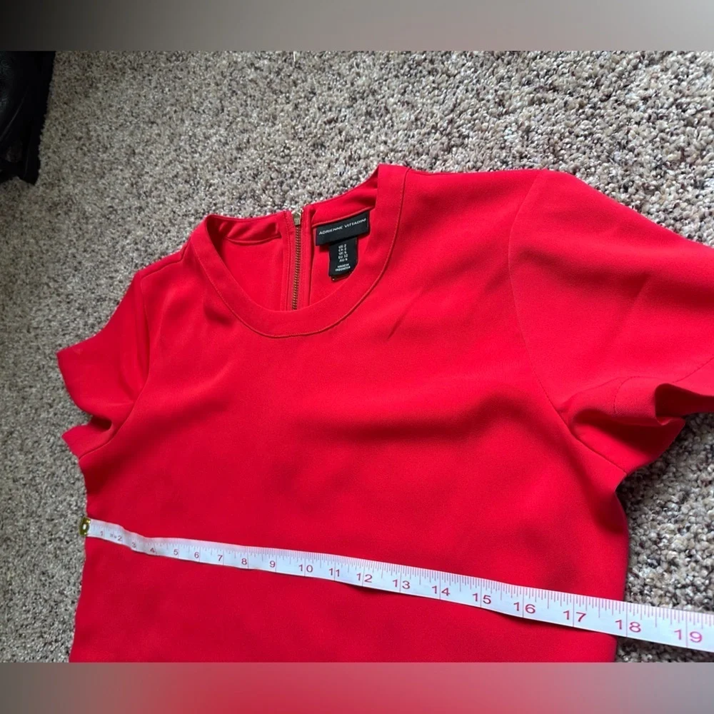 👗 Adrienne Vittadini Red Dress - Size 2 🌟